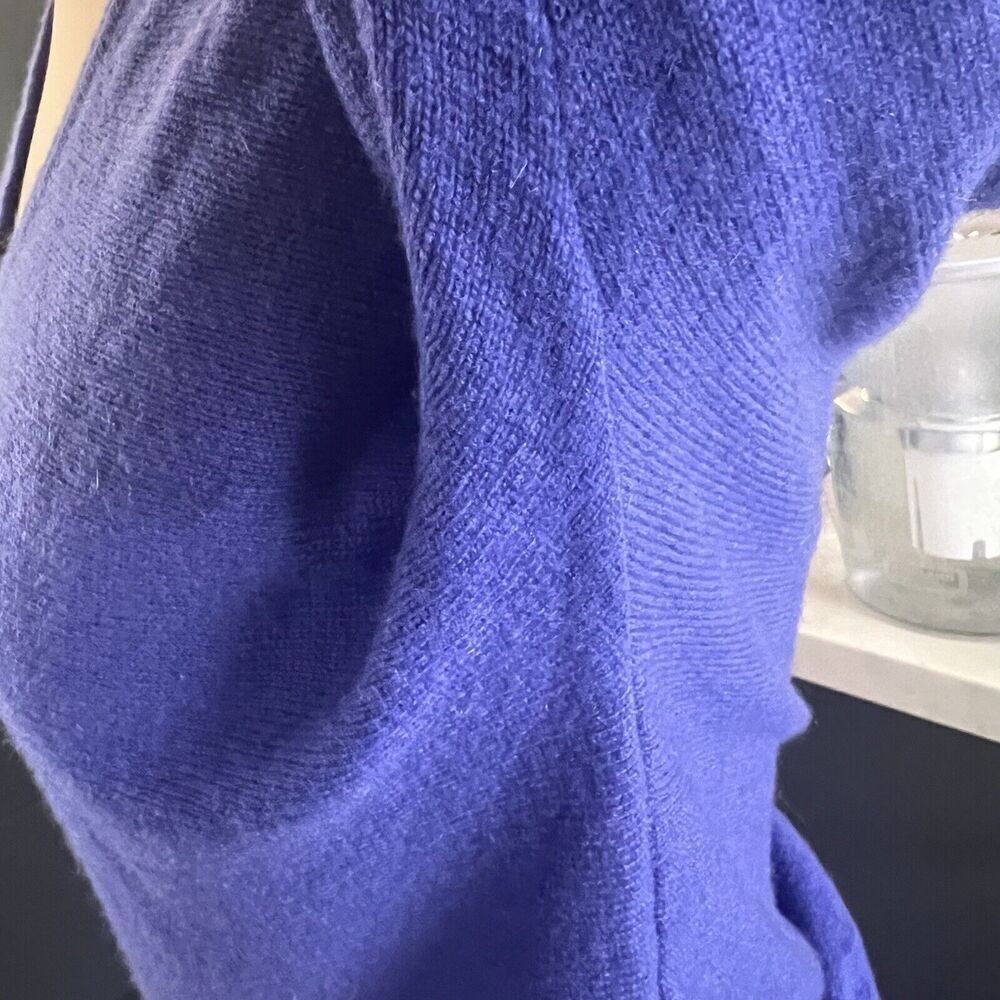 Chico's SZ 0 (S) Purple 100% Cashmere V-neck Sweater Quiet Luxury Old Money - Picture 6 of 8